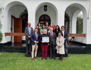 Embajada de Finlandia reconoce a Apeco por su trabajo en la conservaci&oacute;n y acci&oacute;n por el clima